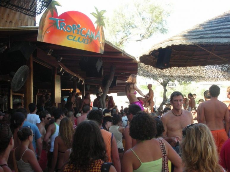 Bar et restaurant de la plage Tropicana